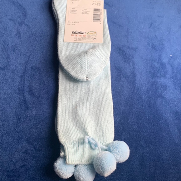 NWT Children’s Knee High Classic Pom Pom Socks - Picture 3 of 4